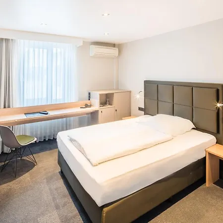 Cult Frankfurt 4*