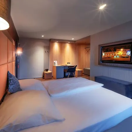 Cult Frankfurt Hotel 4*