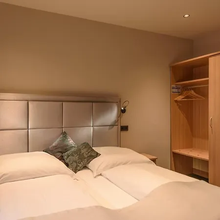 Cult Frankfurt Hotel 4*