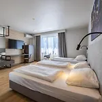 Hotel Cult Frankfurt 4*