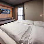 Hotel Cult Frankfurt 4*