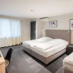 Hotel Cult Frankfurt 4*