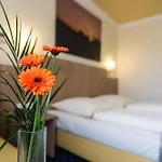 Cult Frankfurt Hotel 4*