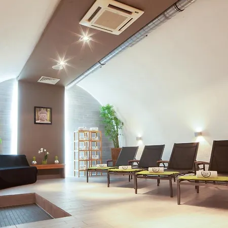 Cult Frankfurt מלון 4*