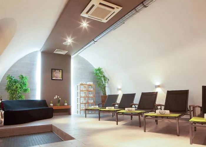 Cult Frankfurt Hotel 4*