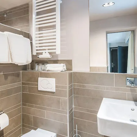 Otel Cult Frankfurt 4*