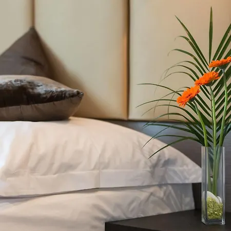Otel Cult Frankfurt 4*