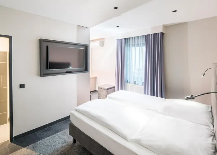 Ξενοδοχείο Cult Frankfurt 4*